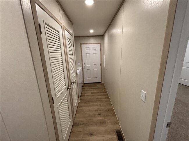 Building Photo - 36 Grant St