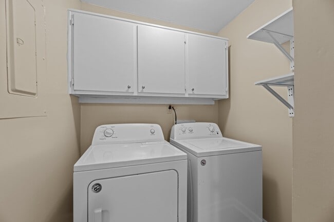 Building Photo - 21 Donnell Ave