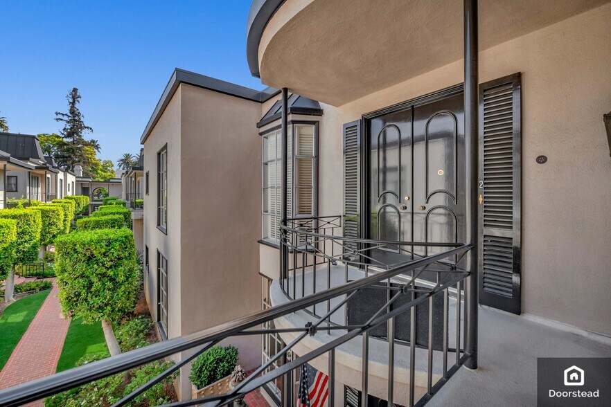 Building Photo - 535 S Orange Grove Blvd