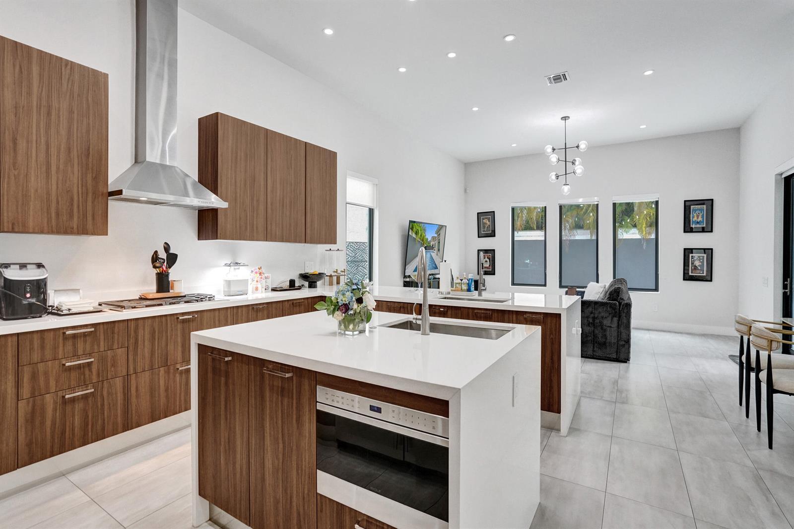 Building Photo - 5663 Brookfield Cir W