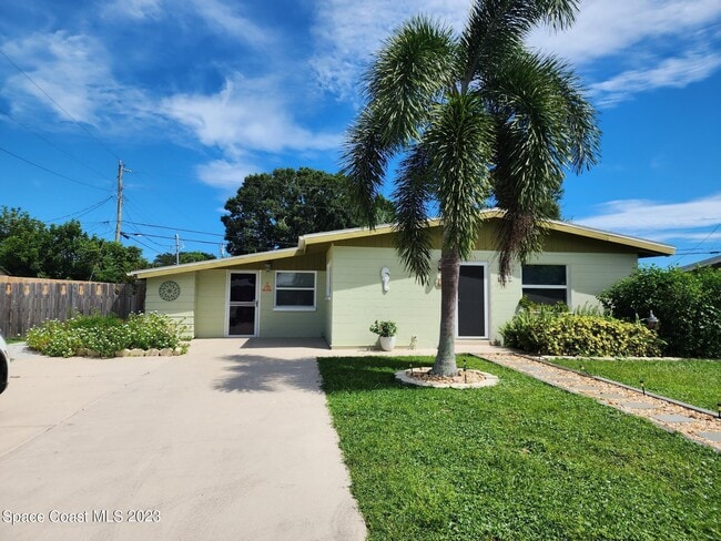 Building Photo - 833 Cronin Ave