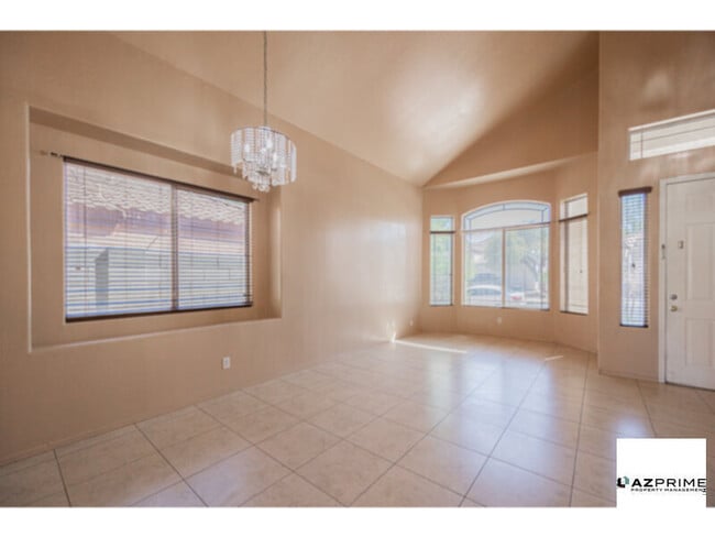 Building Photo - Welcome To This Beautifully Maintained 4/2...