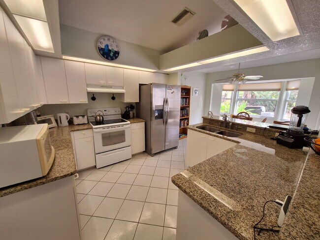 Building Photo - Turnkey Furnished Pool home in Rotonda West