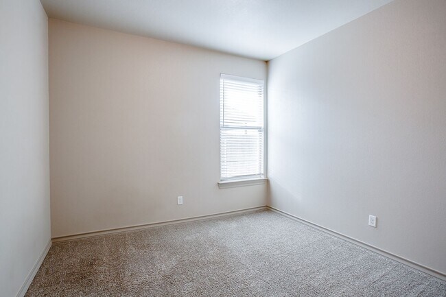 Building Photo - Wonderful Home in Cambridge Way!! SPEC!!
