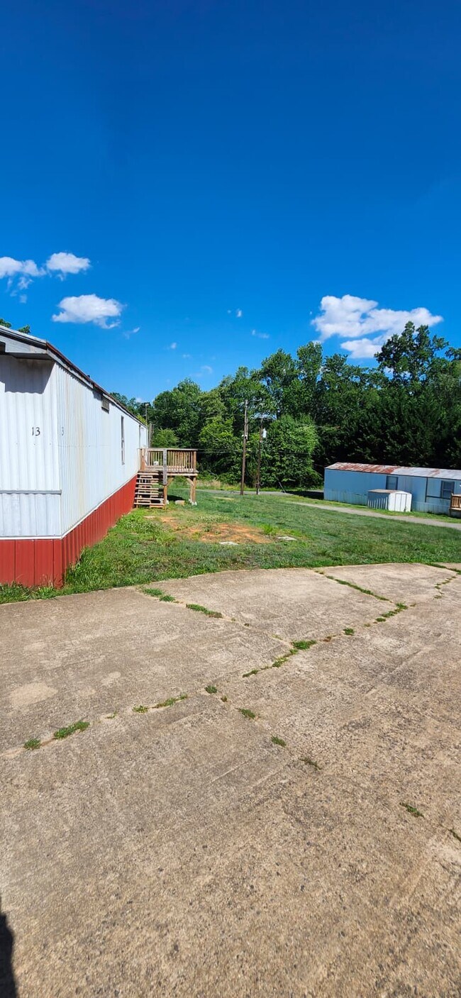 Building Photo - 8364 Cedar St