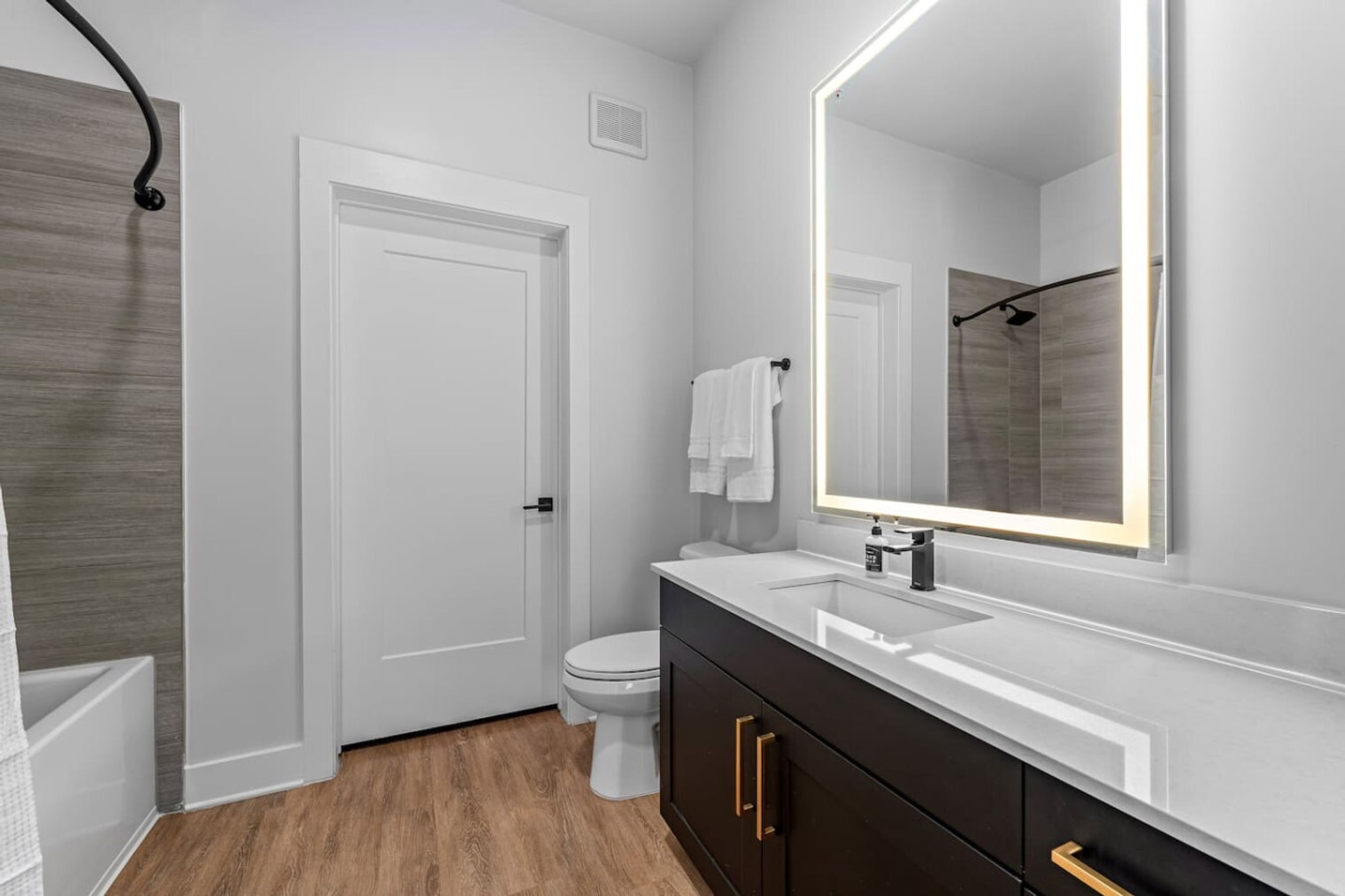 Building Photo - 3302 W Gray St