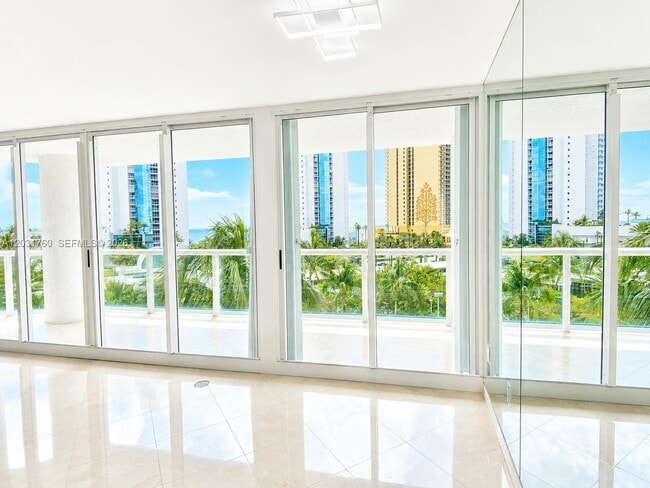 Building Photo - 16400 Collins Ave