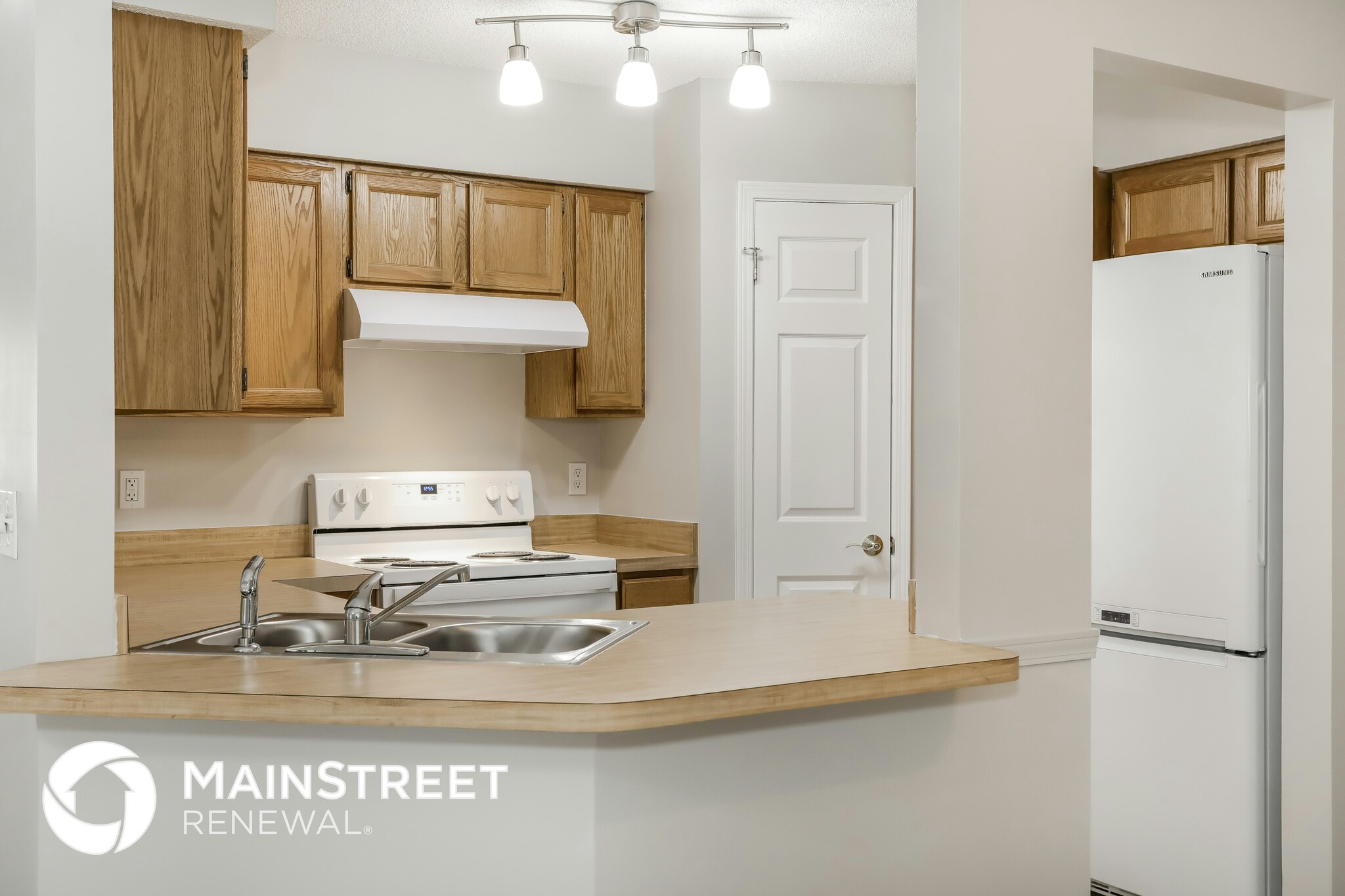 Building Photo - 9847 Paddlewheel Dr W