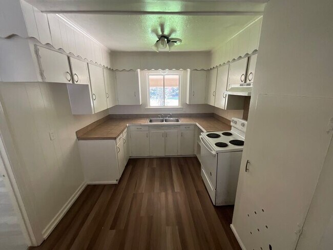 Building Photo - 3612 Sykes Park Dr