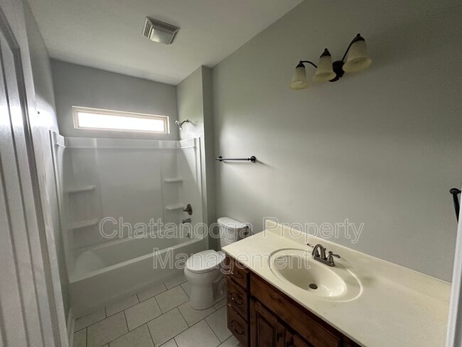 Building Photo - 9936 Falcon Crest Dr