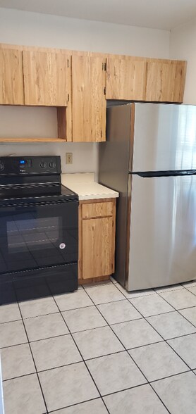 Building Photo - 7240 Parkside Villas Dr