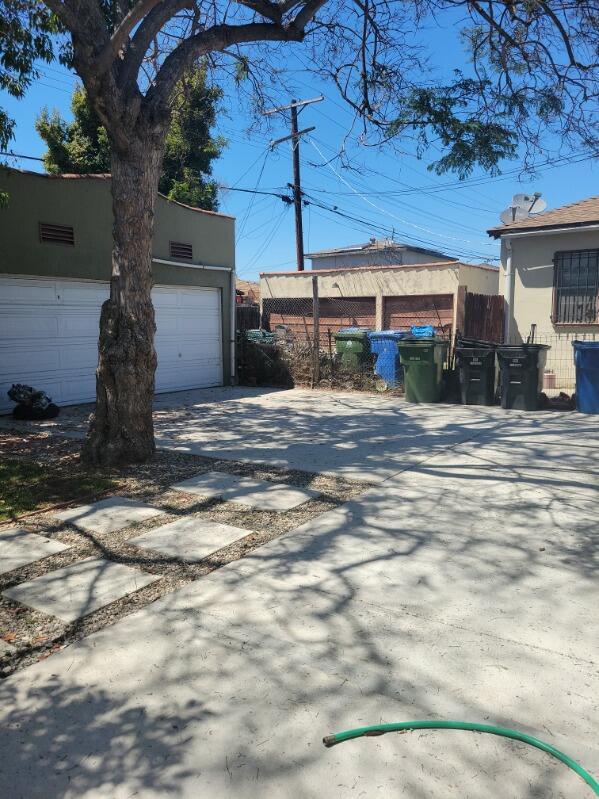 Backyard Garage/Driveway - 1533 Hauser Blvd
