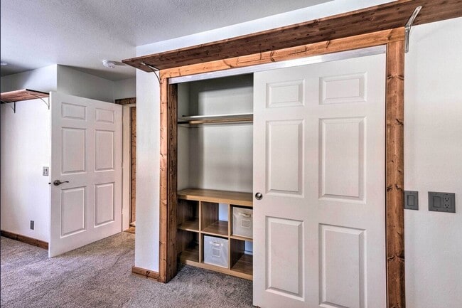 Building Photo - Gorgeous 2 Bed, 1.5 Bath Cabin Retreat on Big Creek