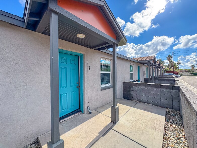 Building Photo - 1110 E Highland Ave