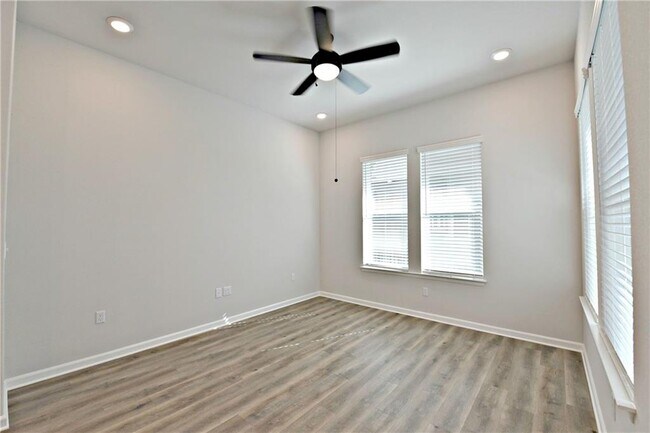 Building Photo - 13602 Defiance Pass