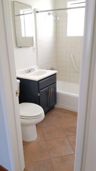 Bathroom - 1924 Stoner Ave