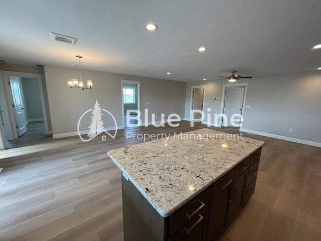 Building Photo - 6344 Ender Ln