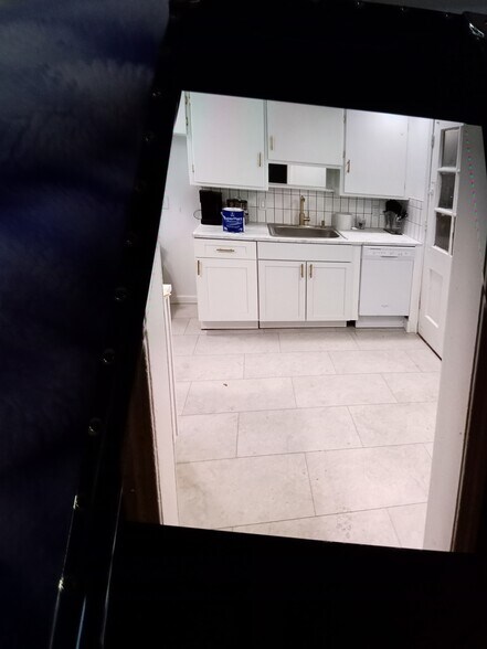 Building Photo - 1528 Luxor Rd