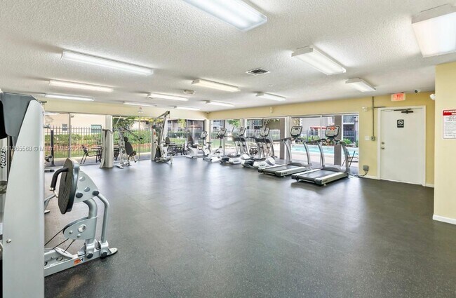 Building Photo - 8750 Royal Palm Blvd