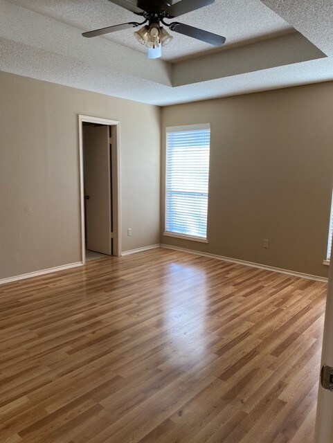 Building Photo - 5105 Woodgate Dr