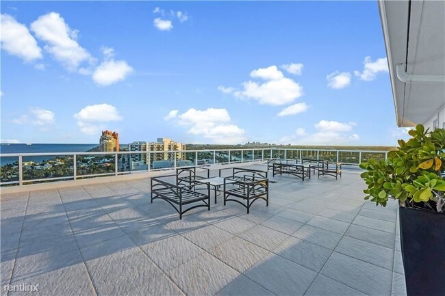 Building Photo - 2 br, 2 bath Condo - 2841 N Ocean Blvd 284...