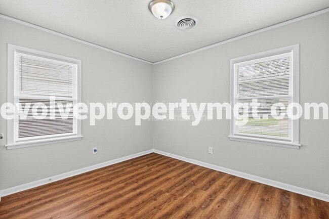 Building Photo - 1716 Cornelia Ln