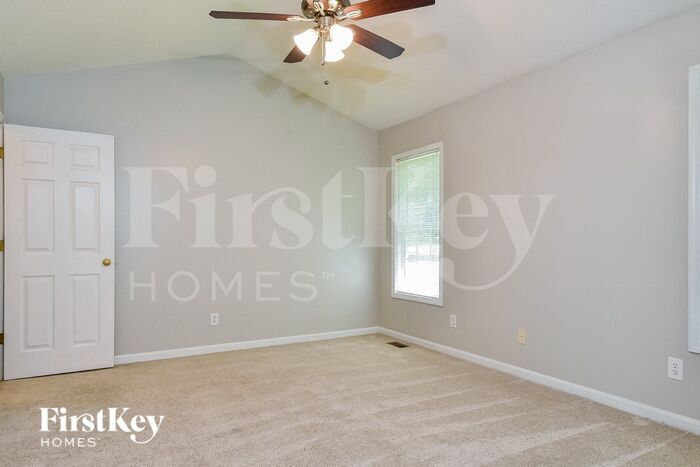 Building Photo - 7121 Taunton Dr