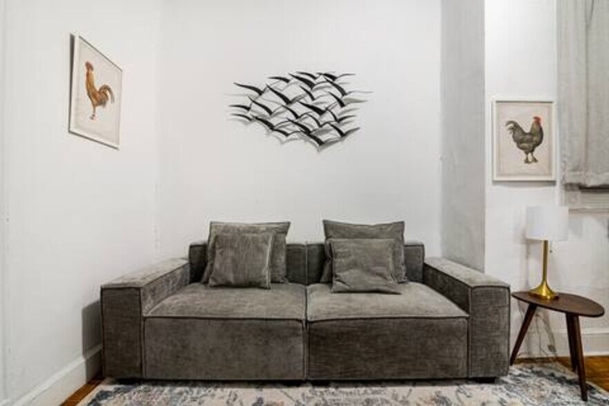 Building Photo - 235 E 89th St