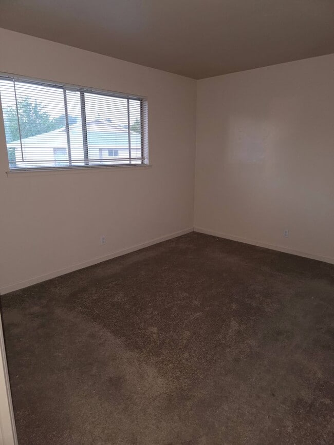 Building Photo - 3704 Sapphire Dr