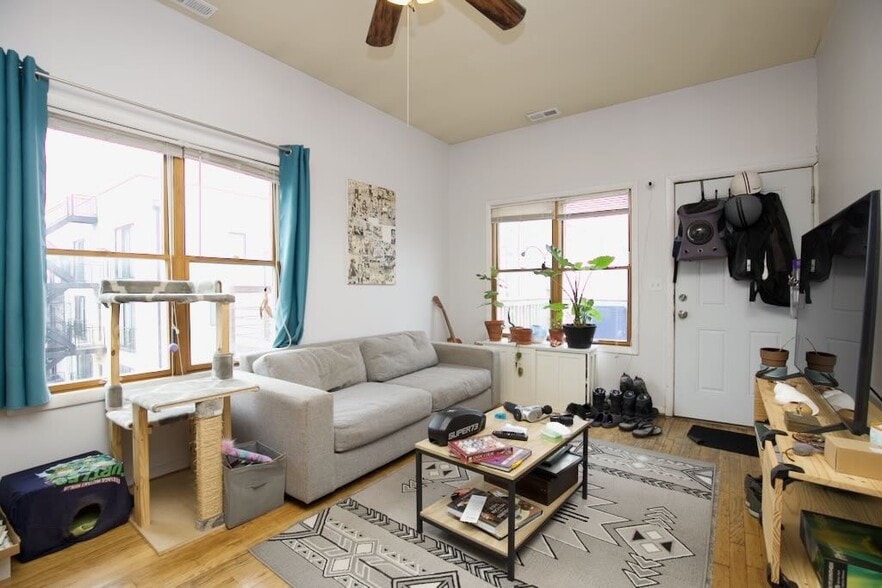 Building Photo - 1340 W Hubbard St