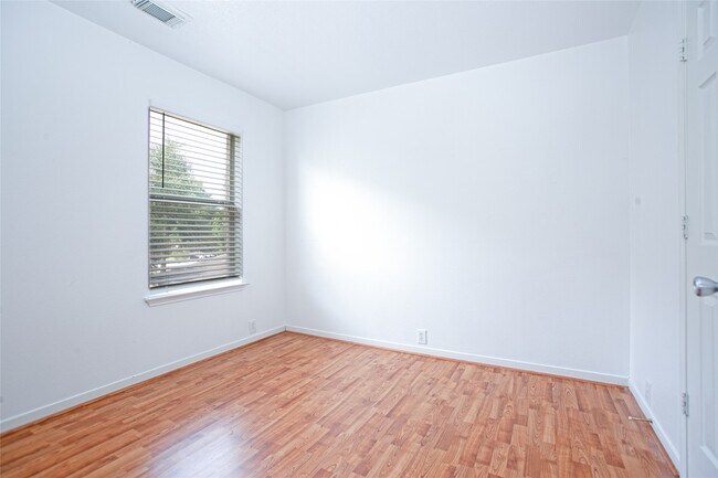 Building Photo - 17627 S Summit Canyon Dr