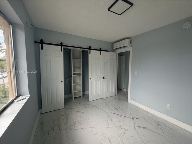 Building Photo - 47 NW 47th Ave