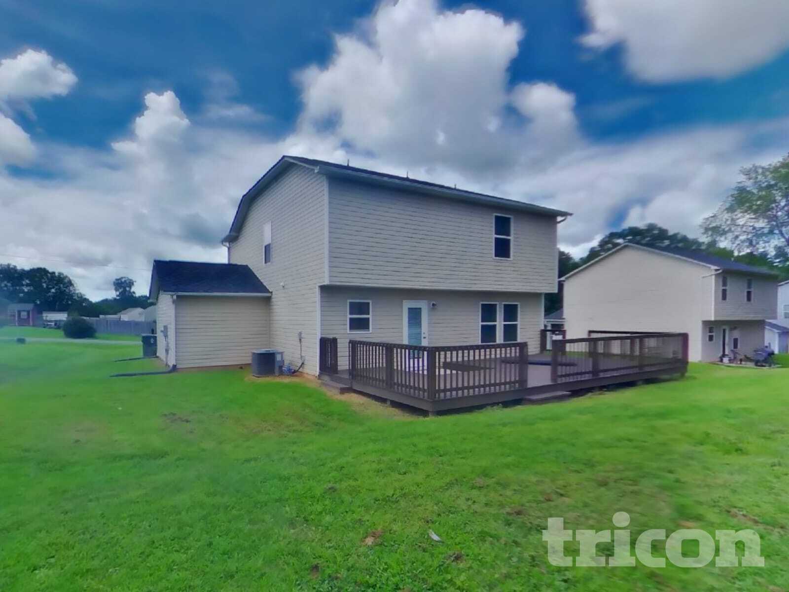 Building Photo - 206 Churchill Dr