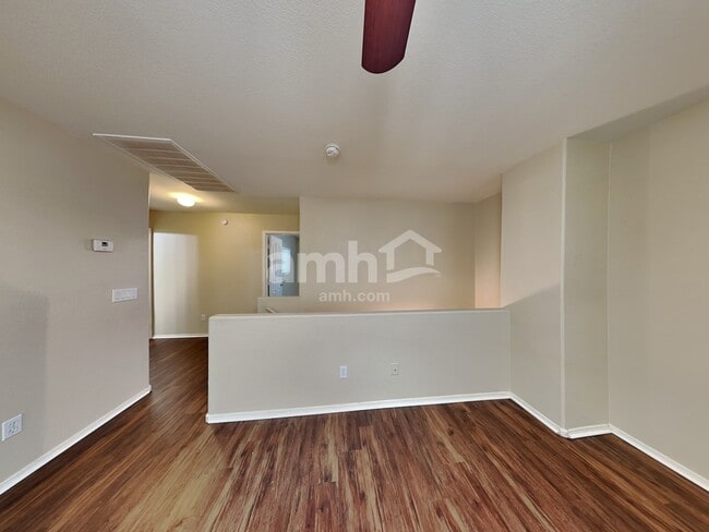 Building Photo - 2467 E Peach Tree Dr