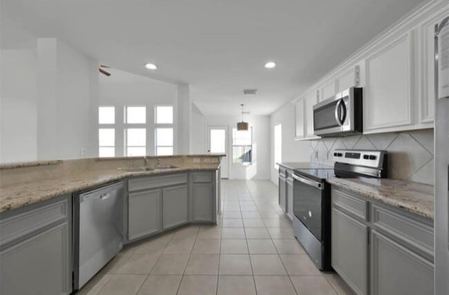 Building Photo - 22056 Knights Cove Dr