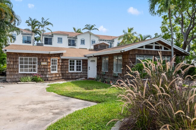 Building Photo - 816 Chukker Rd