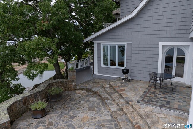 Building Photo - 18 Rockland Park