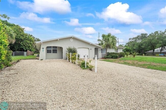 Primary Photo - 3317 NE Jeannette Dr