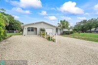Building Photo - 3317 NE Jeannette Dr