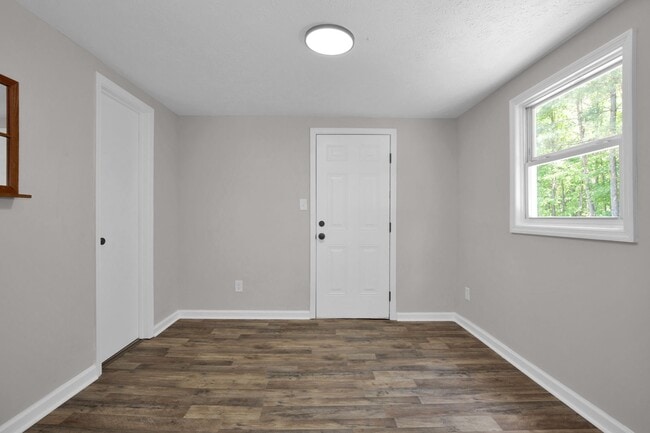 Building Photo - 1613 Halsey Loop