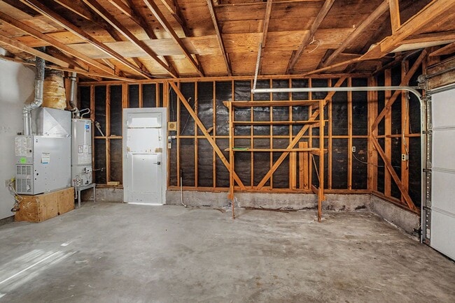 Building Photo - Rare 3 Bed, 2 Bath Home in Upper Seaside Cul-de-Sac with Spacious Yard