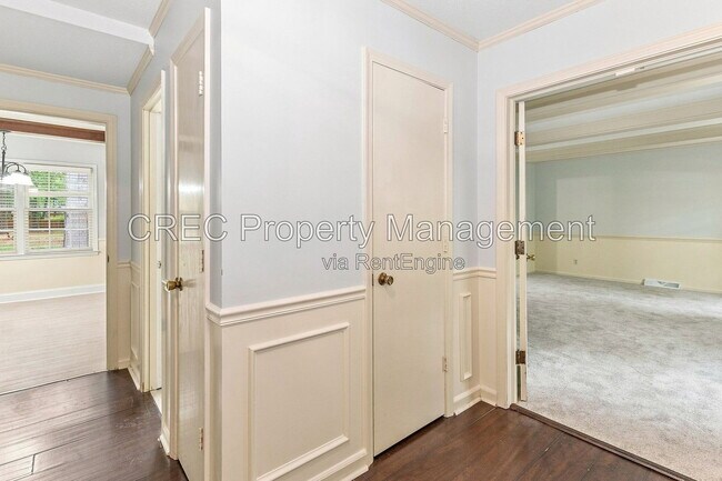 Building Photo - 321 Shaftesbury Ln