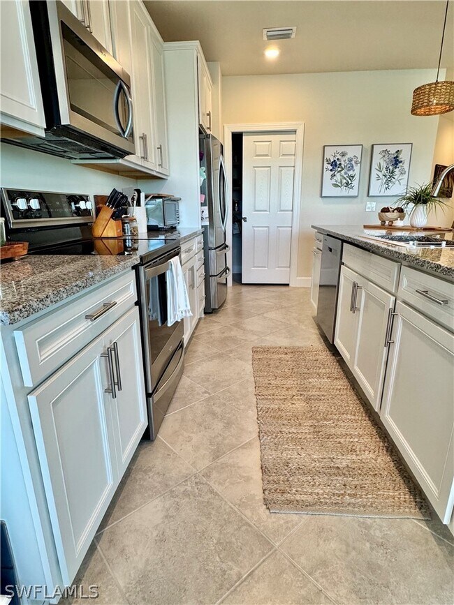 Building Photo - 5690 Mayflower Way