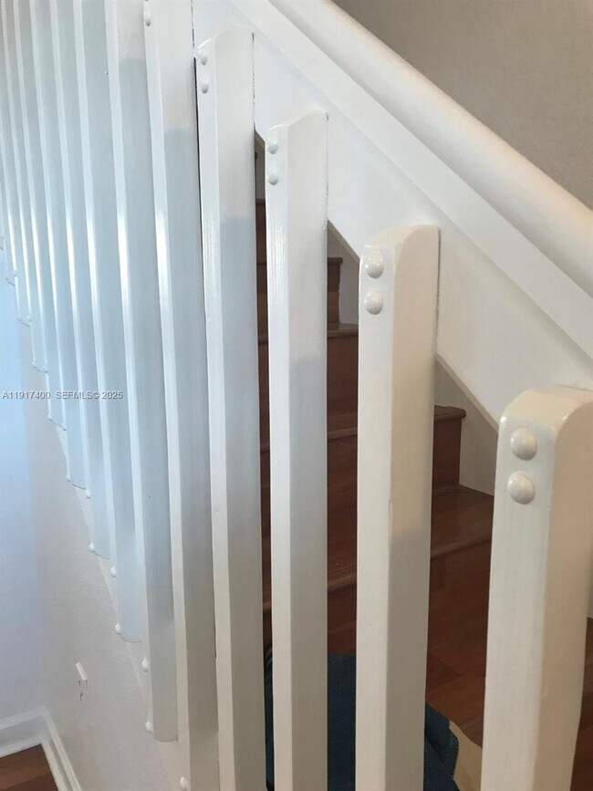 Building Photo - 3355 NE 13th Cir Dr