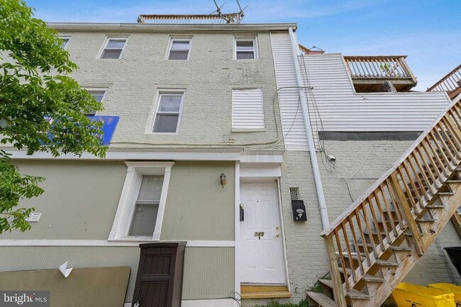 Building Photo - 249 S Chester St