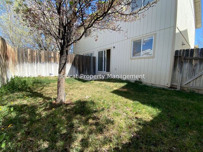 Building Photo - 217 Meadowood Ct