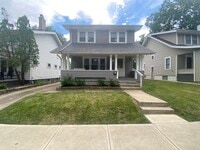 Building Photo - 4 Bedroom- Grandview