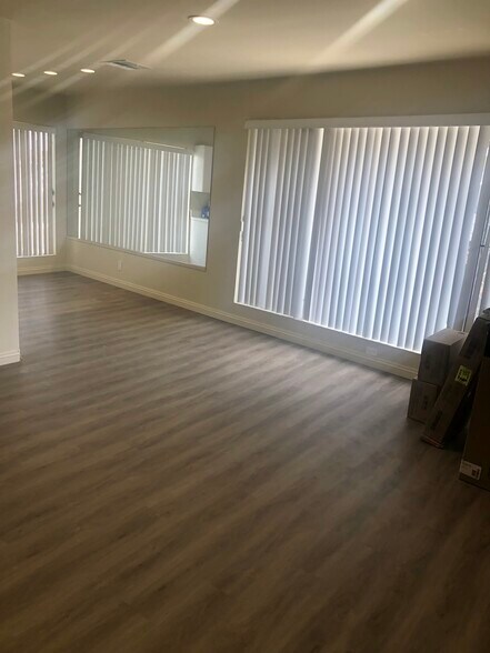 Building Photo - 1477 S Sherbourne Dr