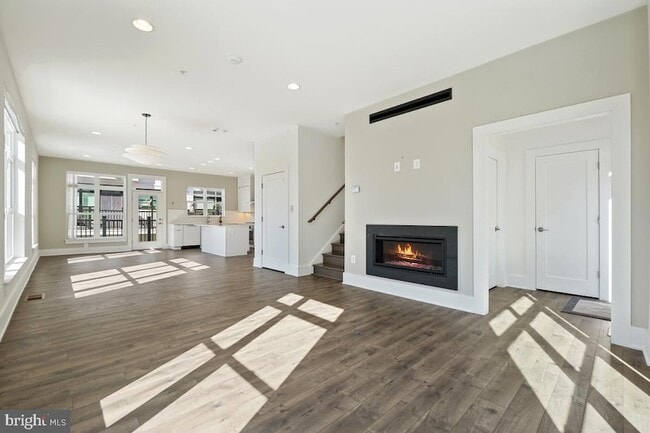 Building Photo - 11300 Emerald Park Rd