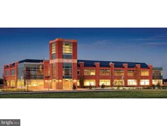 Building Photo - 220 Franklin Rd